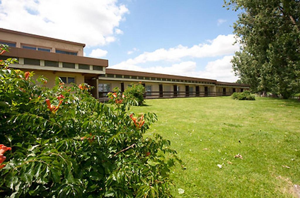 Logis Hotel Restaurant La Vieille Ferme, Macon Nord Sancé Exterior photo