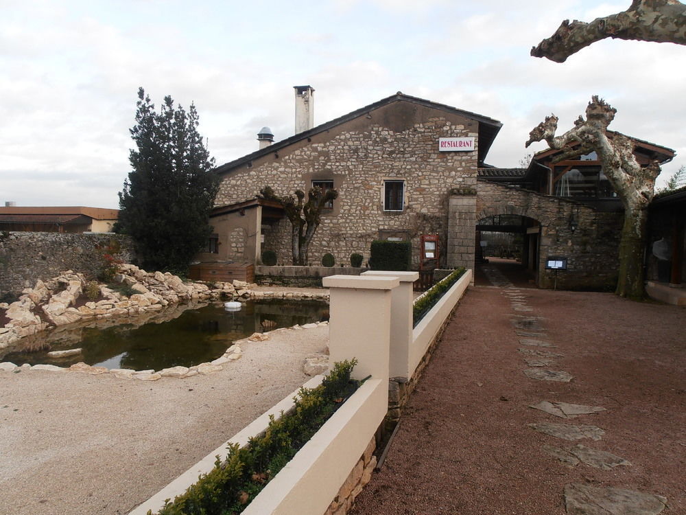 Logis Hotel Restaurant La Vieille Ferme, Macon Nord Sancé Exterior photo